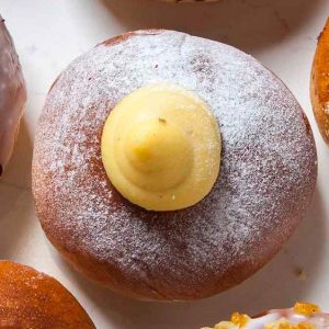 Berliner z waniliowym kremem pâtissière